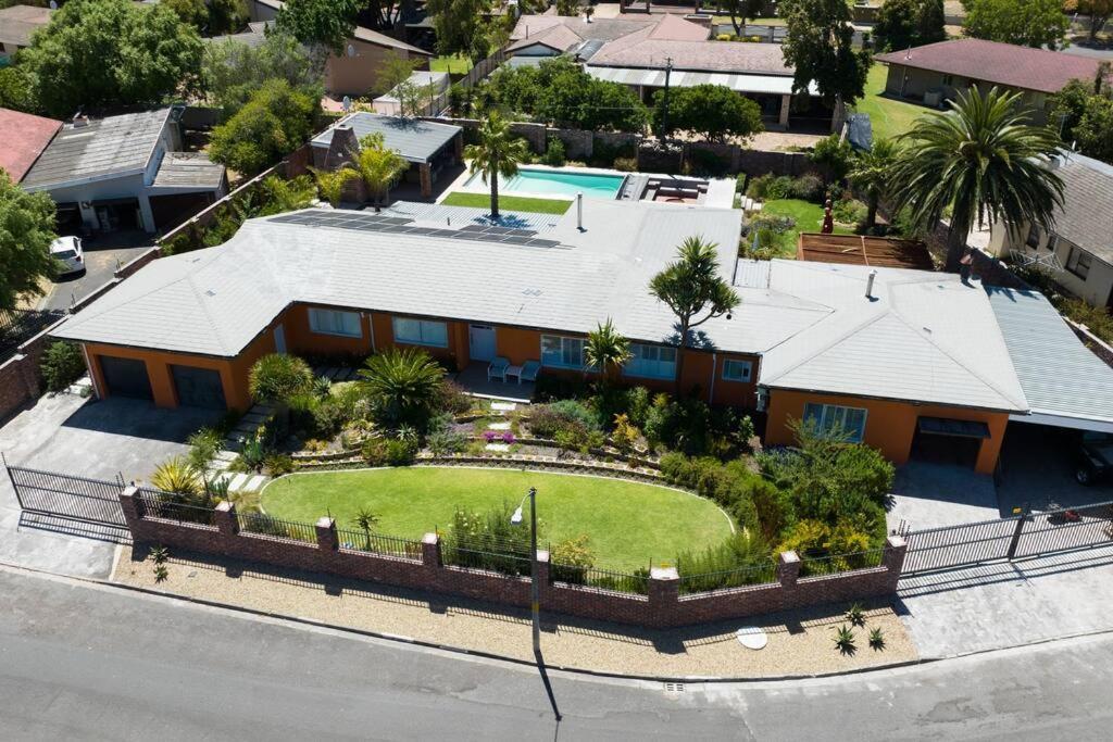 Garten Wohnung Mit Pool, 2 Schlafzimmer كيب تاون المظهر الخارجي الصورة